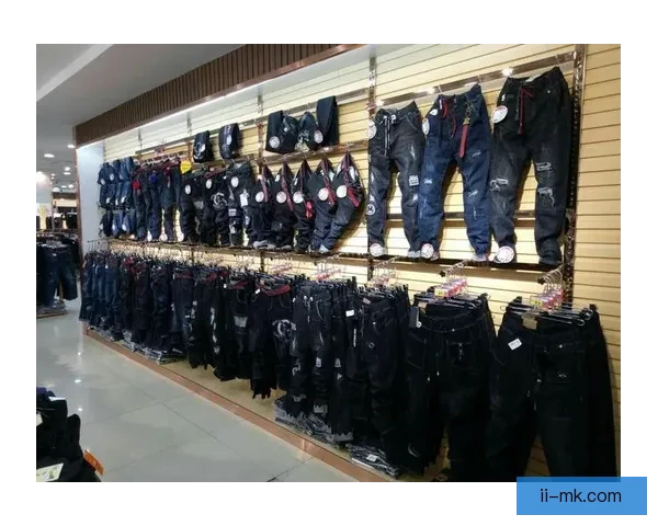 世界杯官方志愿者全新服装首次亮相引发热议