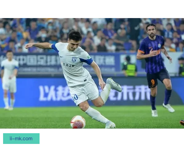 中国男足在2026年世预赛前夕宣布新归化球员 备战关键阶段目标明确